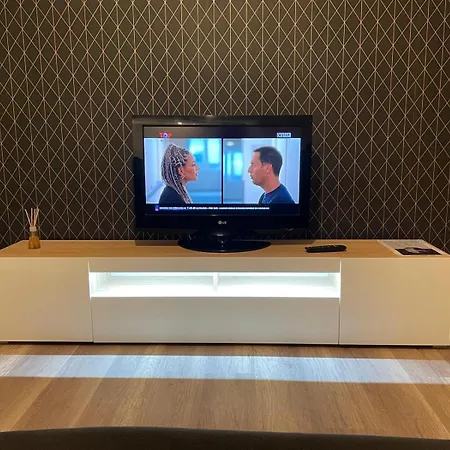 Grand Lumineux Au Centre D'aurillac *